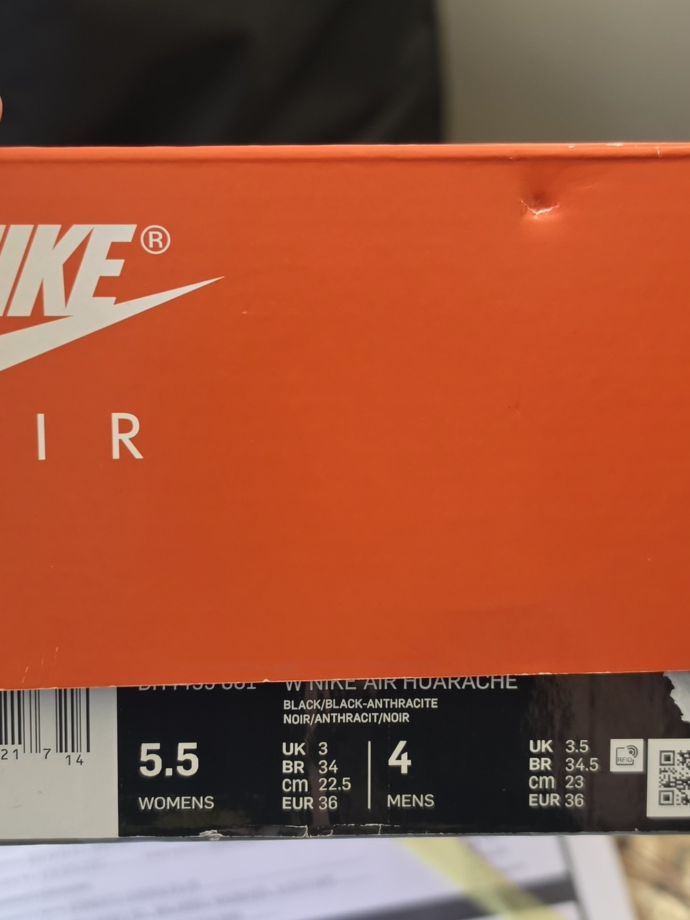 Nike Air Huarache "Triple Black / Anthracite" - Picture 3 of 12